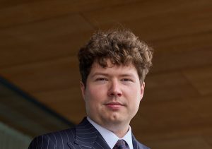 Sztuczna inteligencja w kancelariach. Nowe dane z Raportu LegalTech 2025.