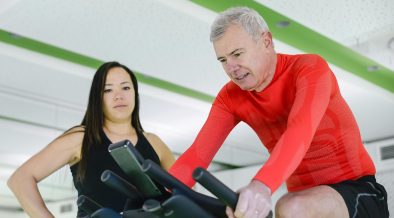 interaktywna-technologia-w-sluzbie-seniorom-magiczny-dywan-kinebi-wspiera-terapie-ruch-i-relacje-spoleczne