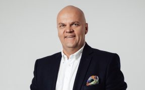 Wszyscy uciekamy od ciszy. Psychologiczny powód może cię przerazić