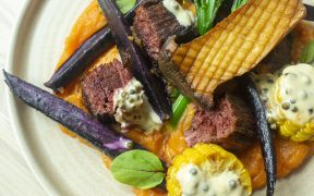 Wegańska restauracja serwuje steki z drukarki 3D - Manna 2 pokazuje, że kuchnia roślinna to doświadczenie nie tylko dla wegan