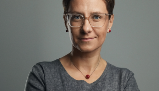 Cyfrowa dojrzałość zamiast technologicznej fascynacji.