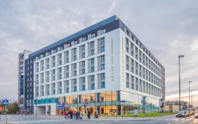 hotel-blisko-lotniska-wybor-czy-koniecznosc
