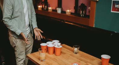 Od akademików Ivy League po ekrany w Hollywood. Jak Beer Pong stał się największym ewenementem imprezowej popkultury?